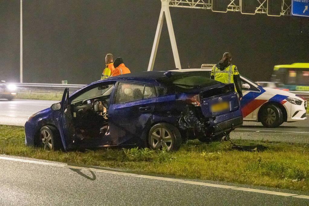 Flinke schade bij botsing op snelweg