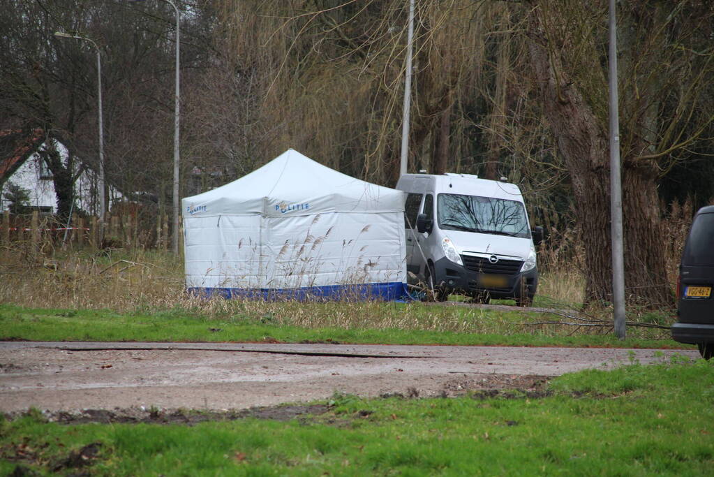 Overleden persoon aangetroffen in park