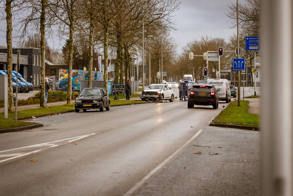 Flinke schade bij aanrijding op industrieterrein De Isselt