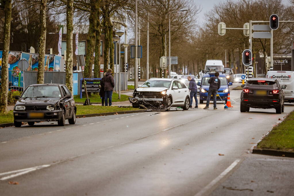 Flinke schade bij aanrijding op industrieterrein De Isselt