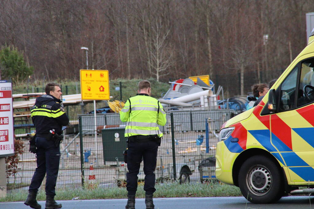 Dure BMW zwaar beschadigd na aanrijding