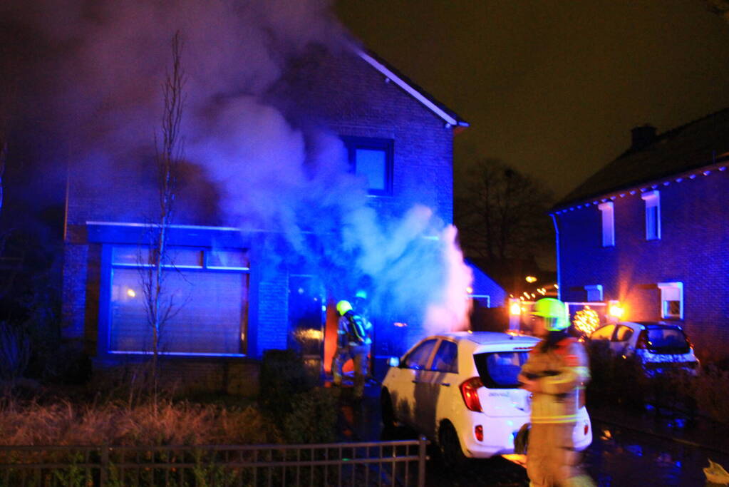 Brandweer ingezet voor uitslaande woningbrand