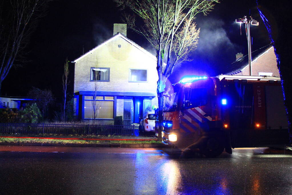 Brandweer ingezet voor uitslaande woningbrand