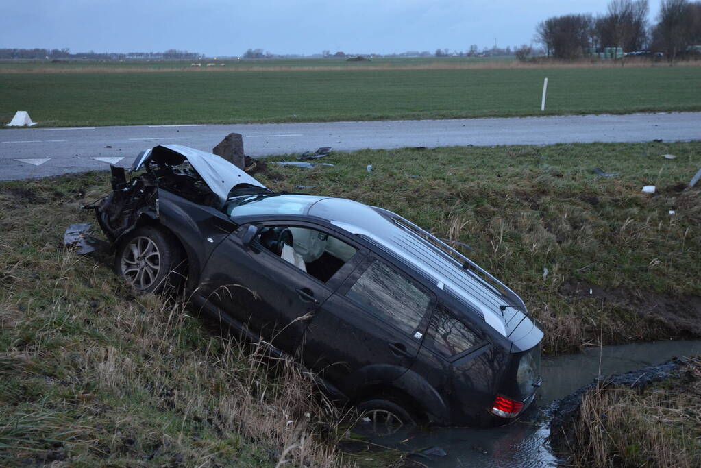 Veel schade bij aanrijding tussen twee voertuigen