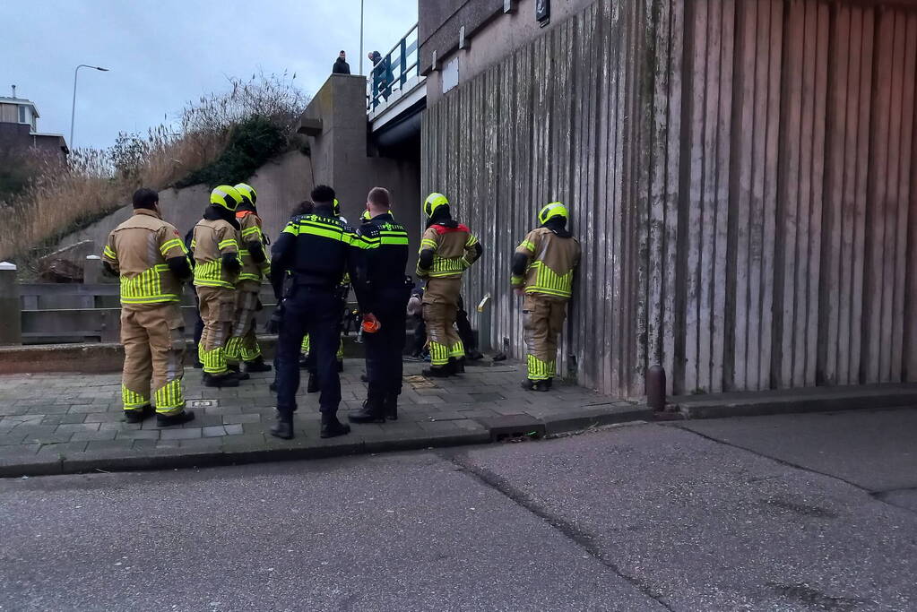 Hulpdiensten ingezet voor persoon te water