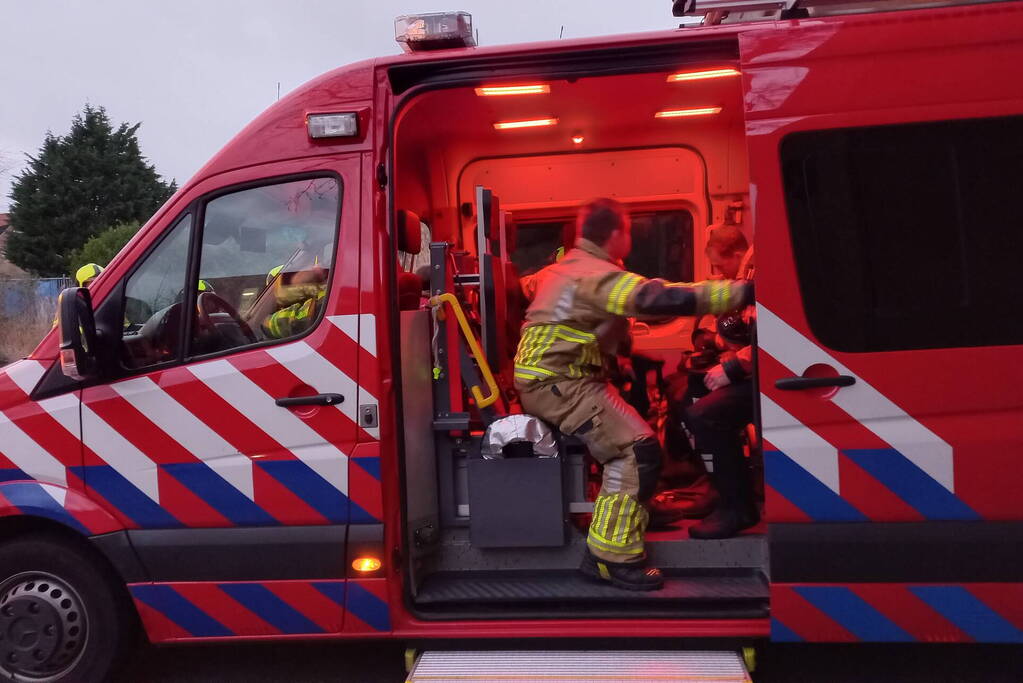 Hulpdiensten ingezet voor persoon te water