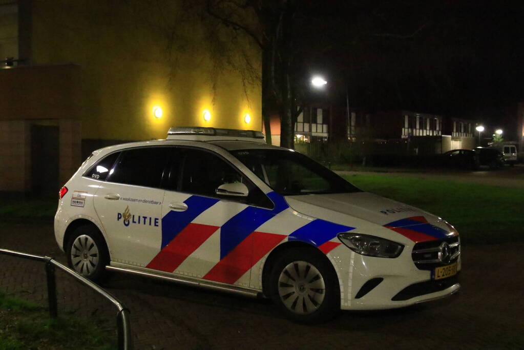 Brandweer redt persoon uit brandende woning