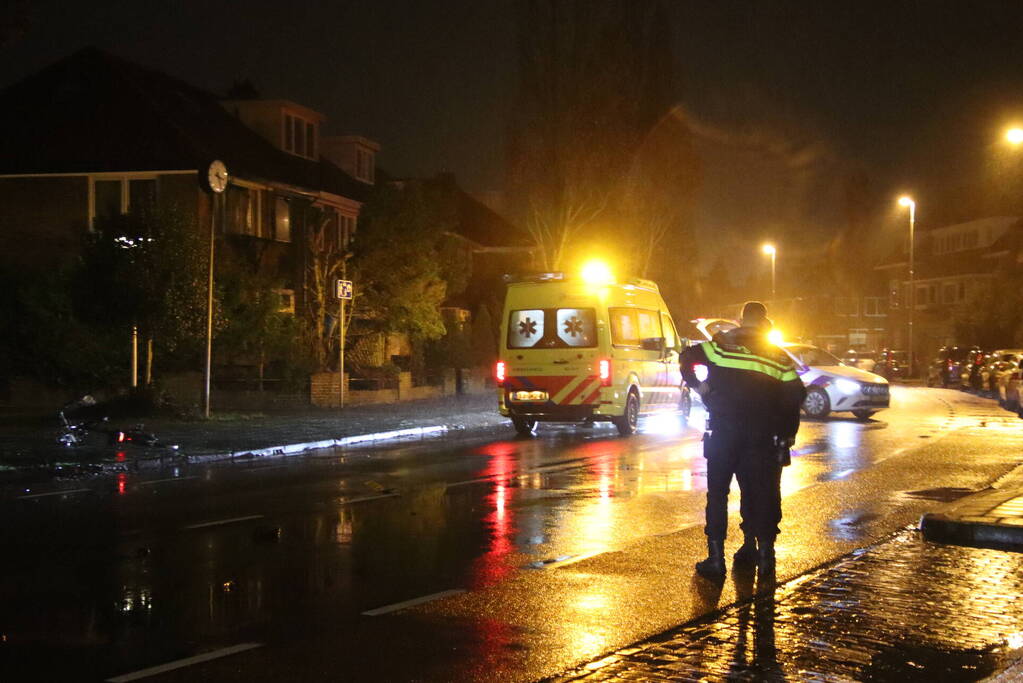 Automobilist rijdt door na botsing met fietser