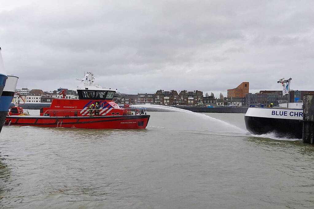 Brand aan boord van bunkerschip