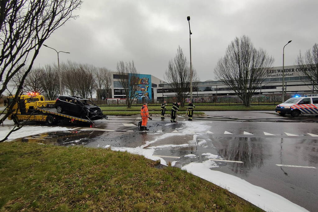 Auto volledig uitgebrand