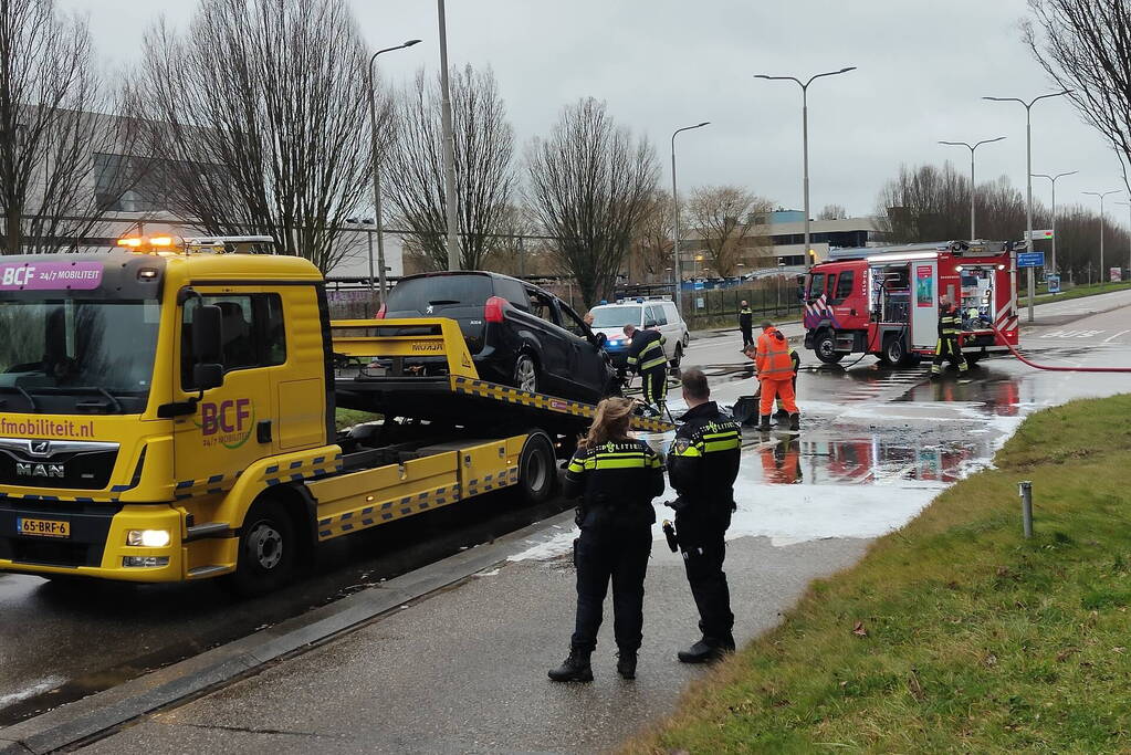 Auto volledig uitgebrand