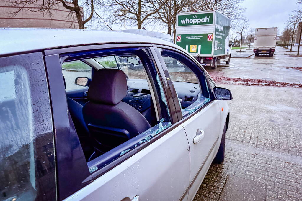 Gesloopte personenwagen aangetroffen