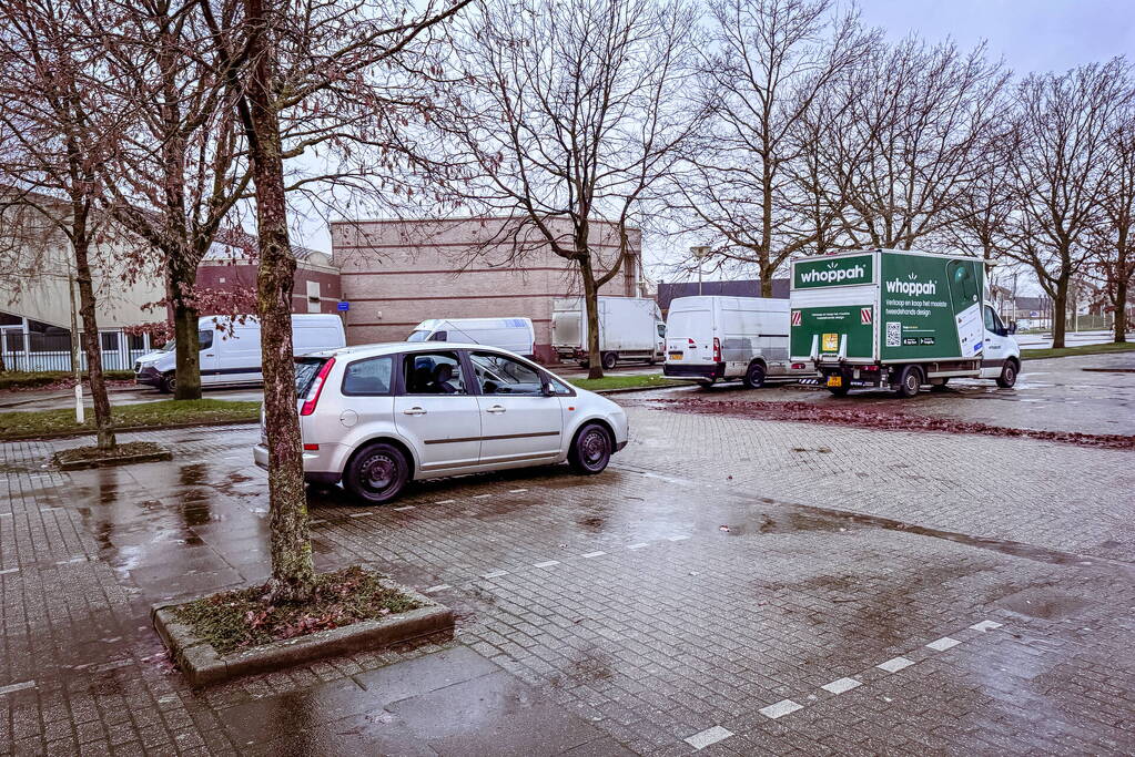 Gesloopte personenwagen aangetroffen