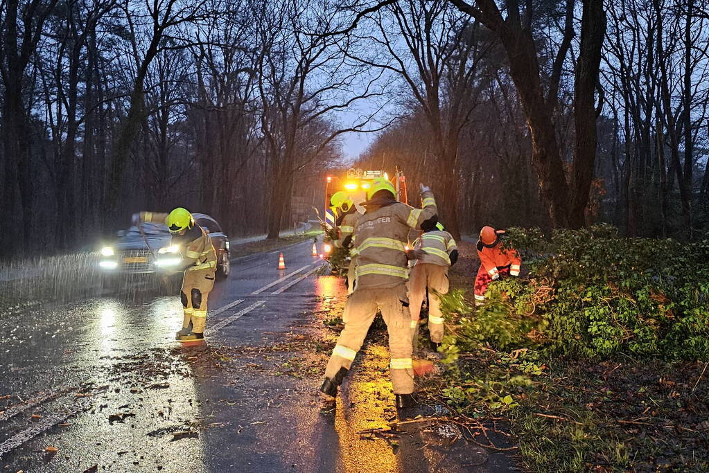 Brandweer ingezet voor stormschade