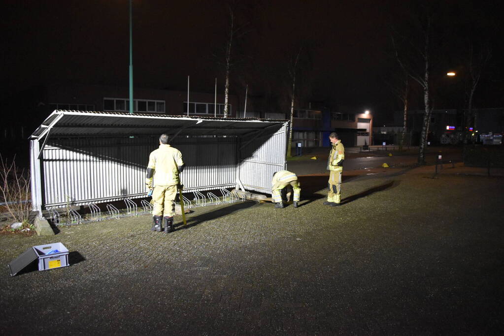 Fietshok dreigt weg te waaien