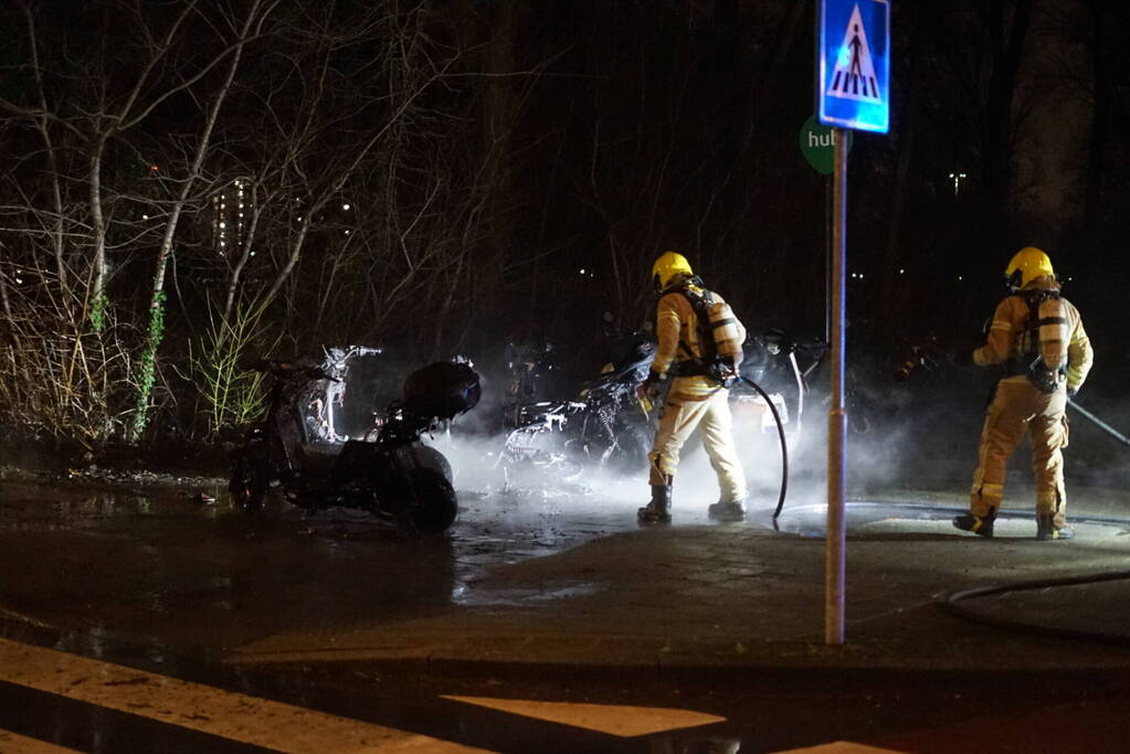 Meerdere deelscooters uitgebrand