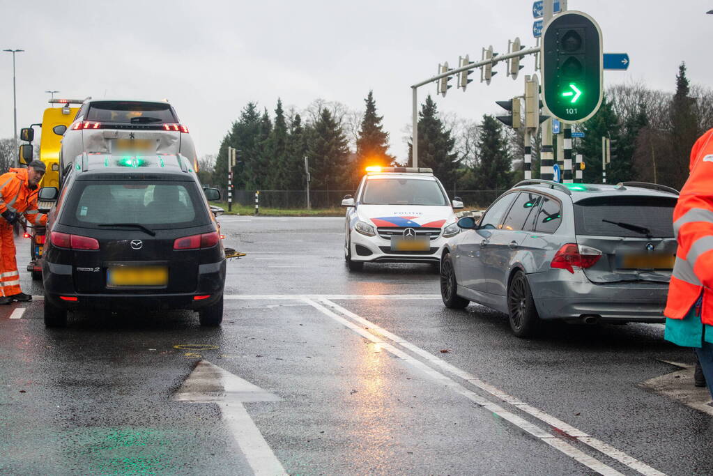 Dronken bestuurder veroorzaakt kop-staartbotsing