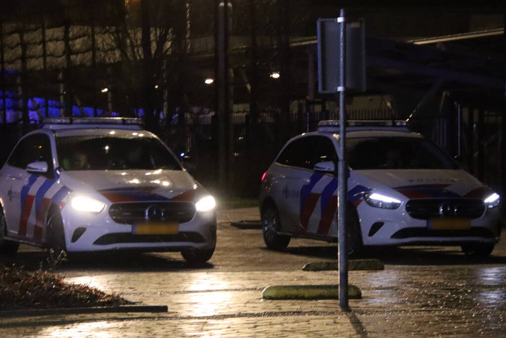 Zoektocht naar vastzittend persoon in bedrijfspand