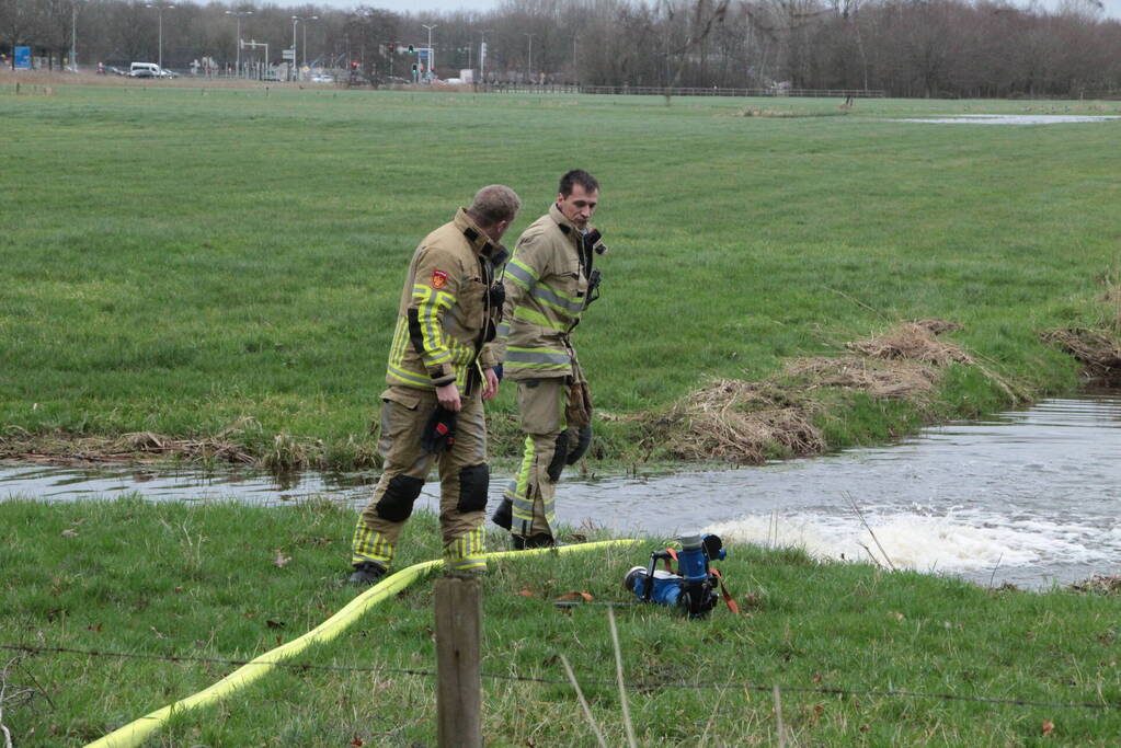 Kelder van evenementen locatie dreigt onder te lopen