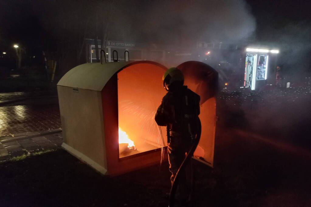 Kledingcontainer uitgebrand