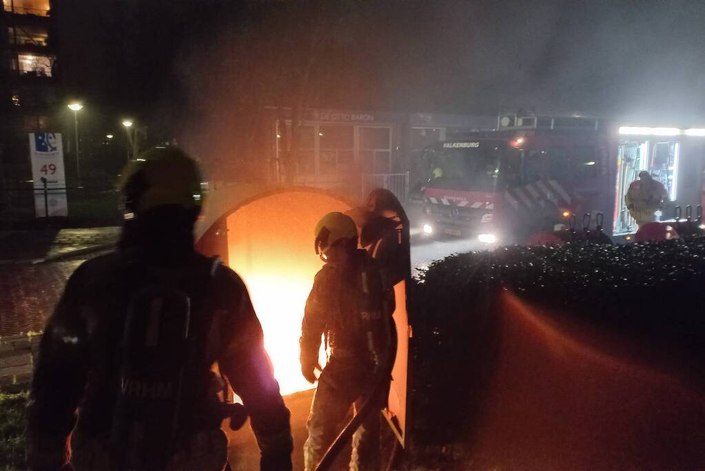 Kledingcontainer uitgebrand