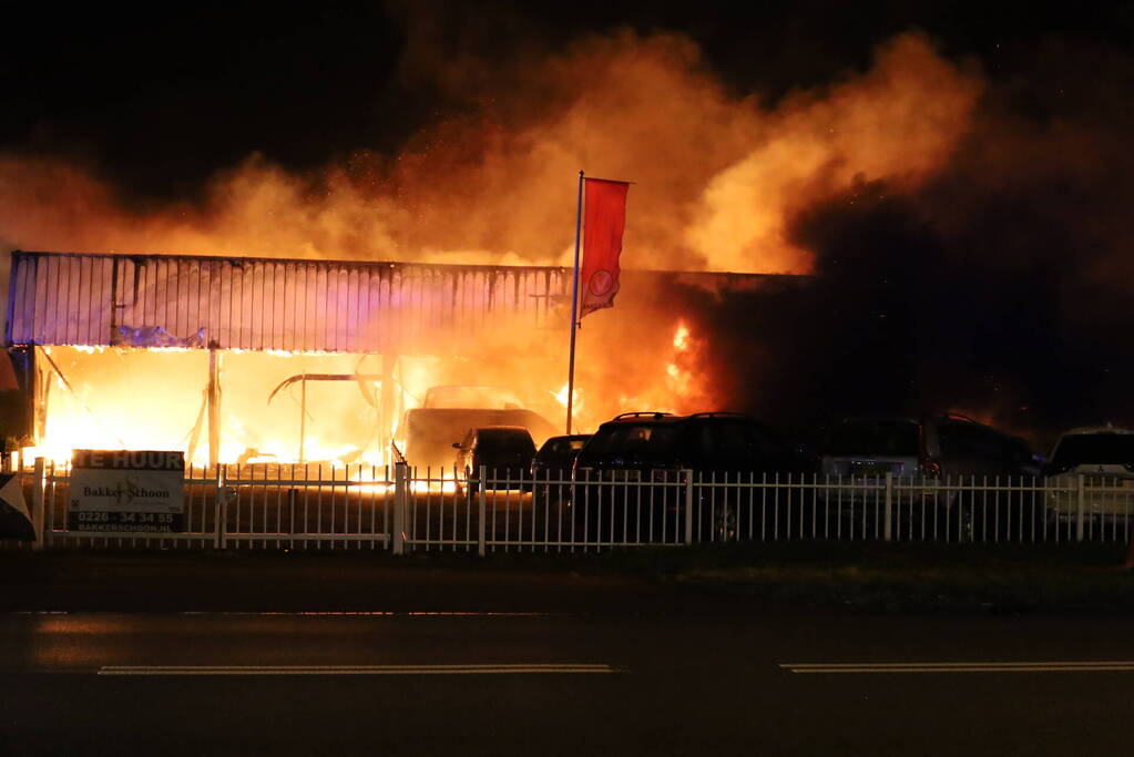 Gigantische brand in garage