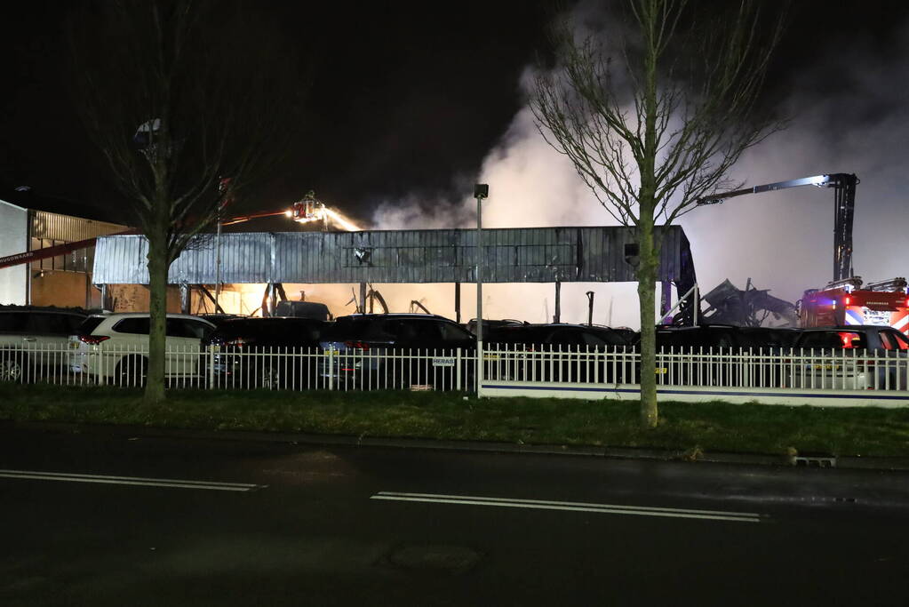 Gigantische brand in garage