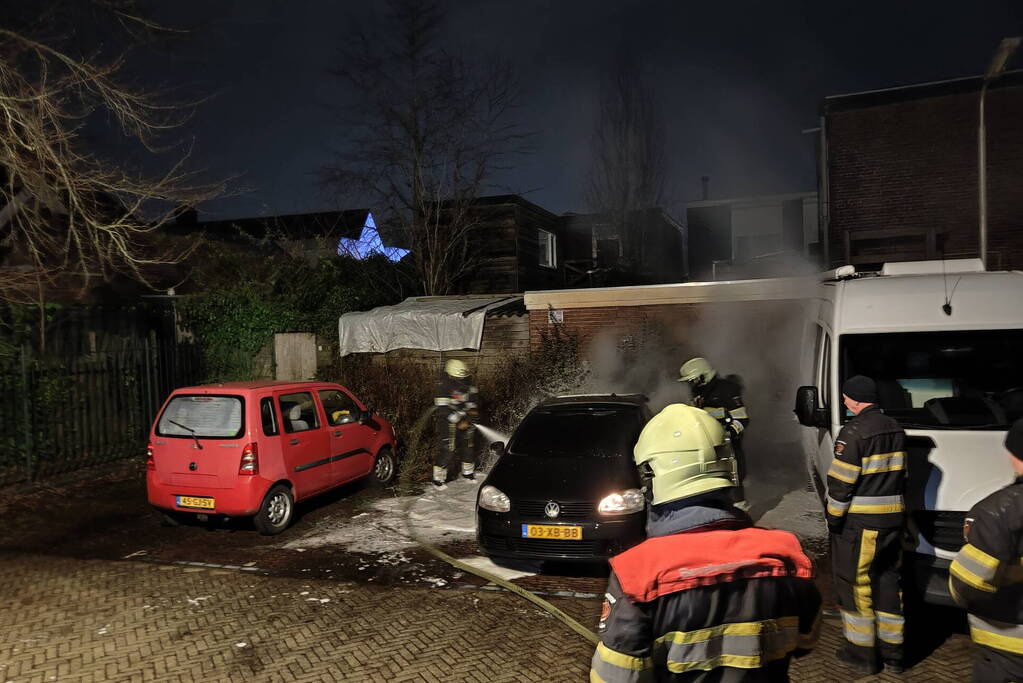 Auto uitgebrand op parkeerplaats