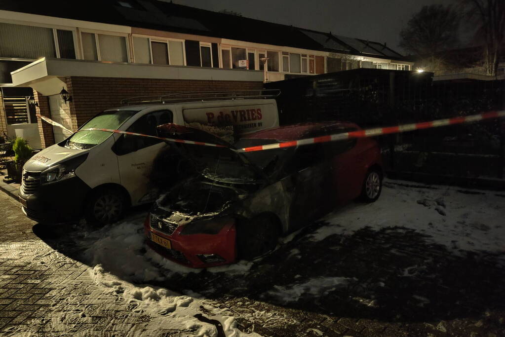 Onderzoek naar jerrycan bij autobrand