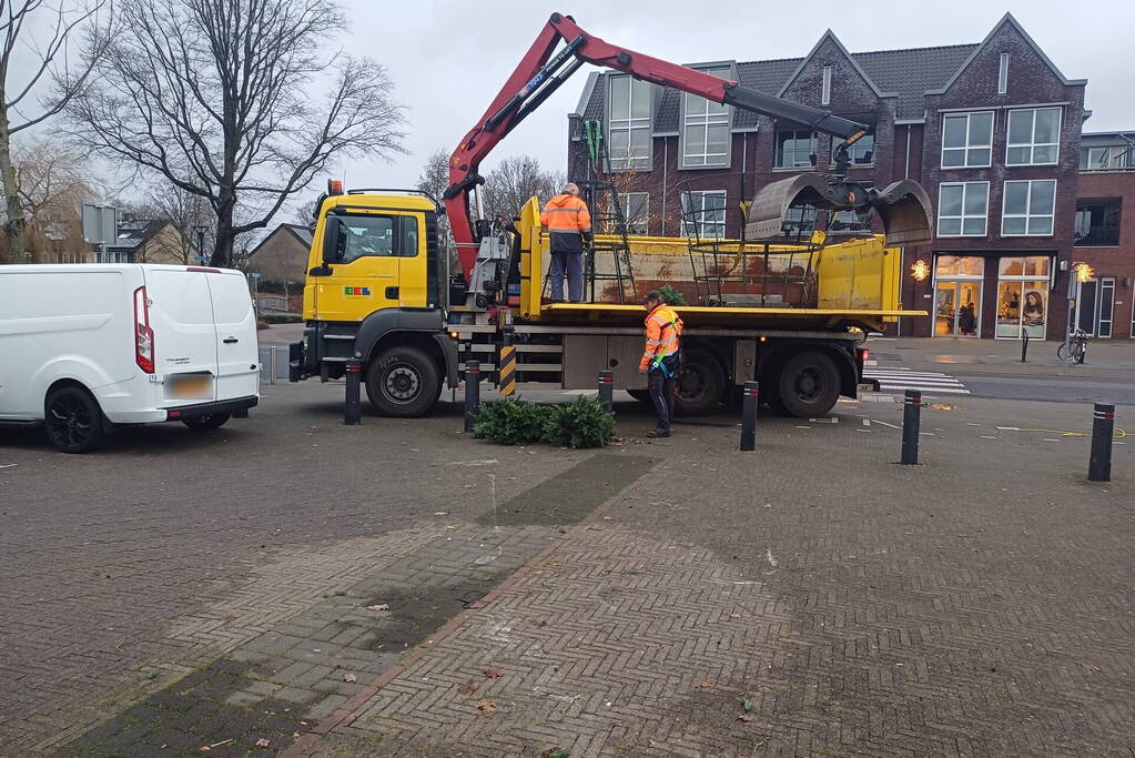 Gemeente haalt kerstboom vroegtijdig weg