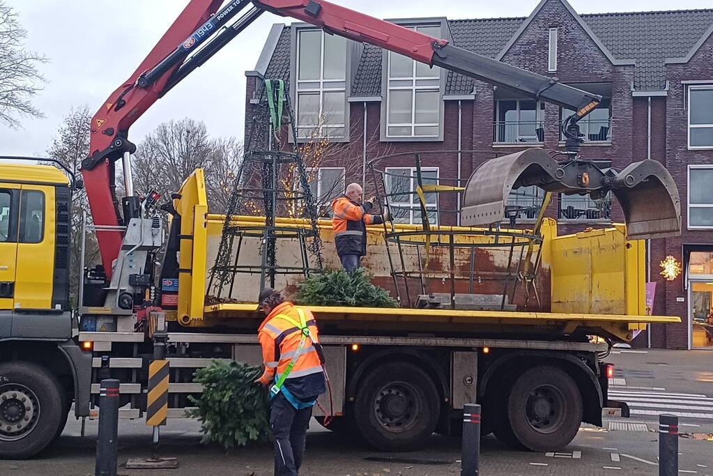 Gemeente haalt kerstboom vroegtijdig weg