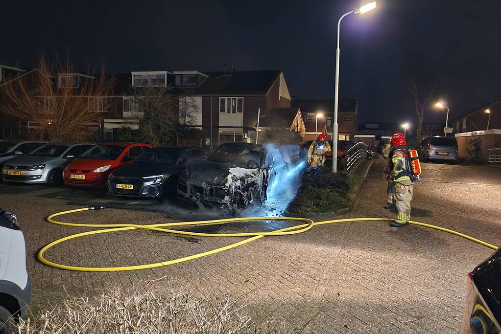 Porsche Cayenne verwoest door brand