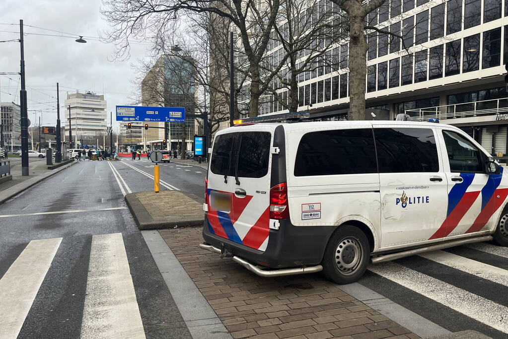 Demonstranten Extinction Rebellion blokkeren Coolsingel