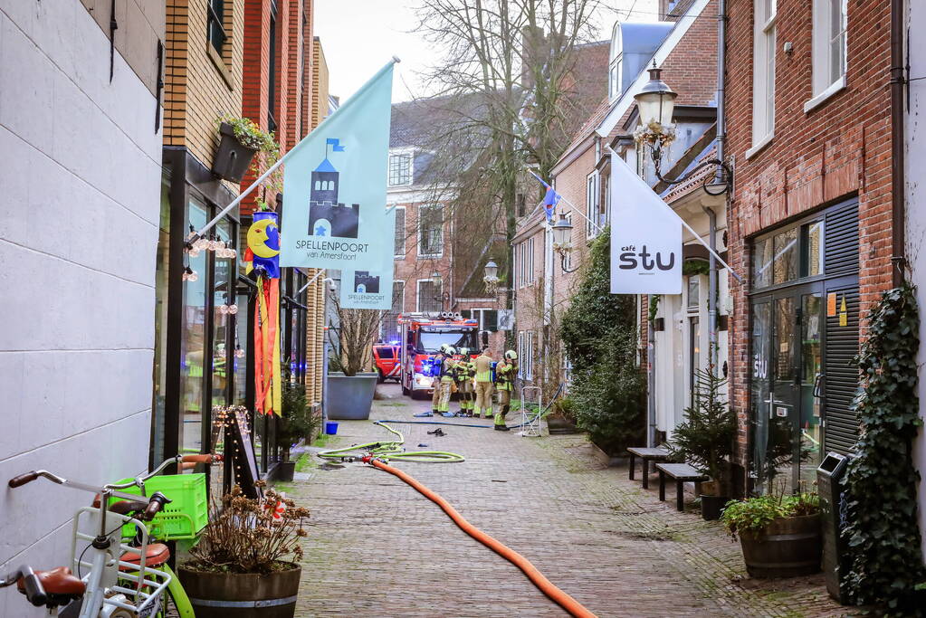 Veel schade bij woningbrand