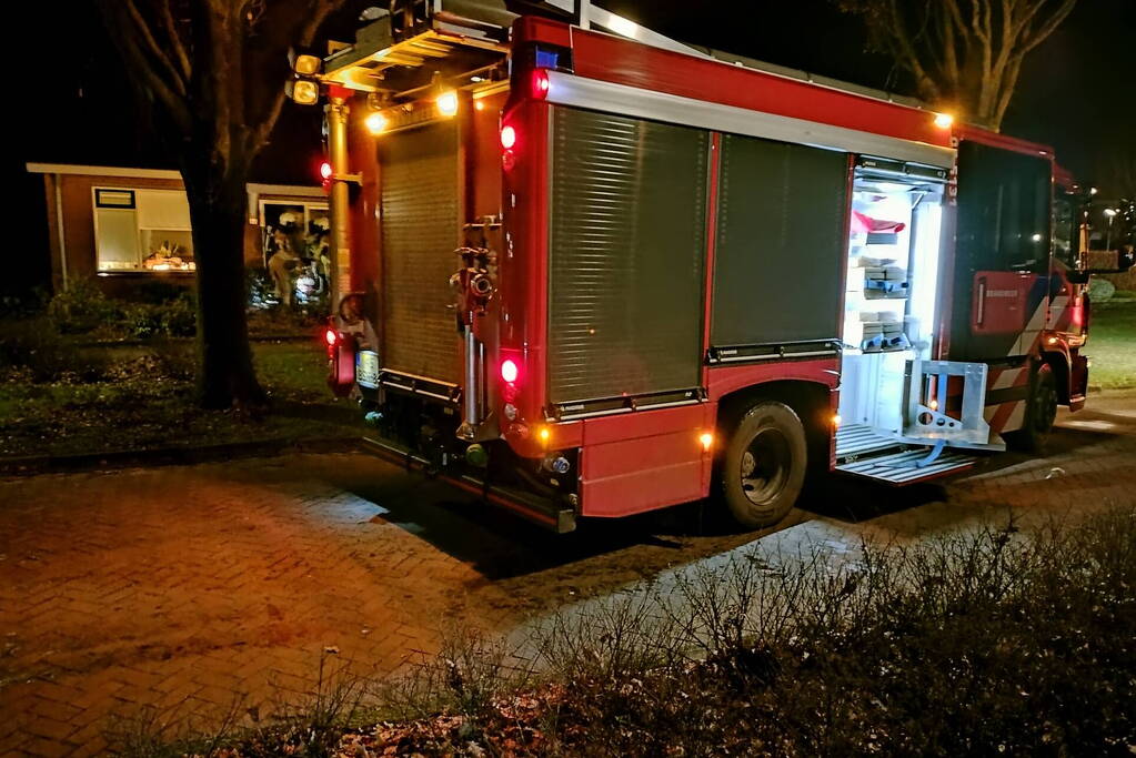 Brandweer ventileert woning na kleine keukenbrand