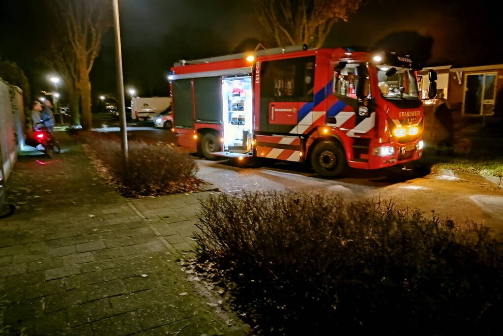 Brandweer ventileert woning na kleine keukenbrand