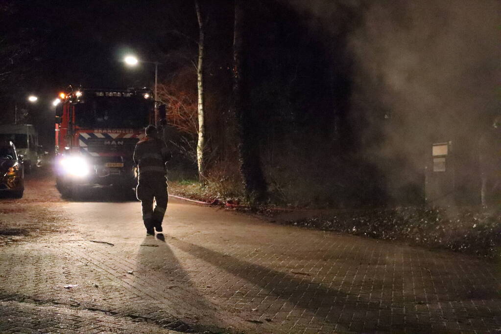 Veel rookontwikkeling bij brand in container