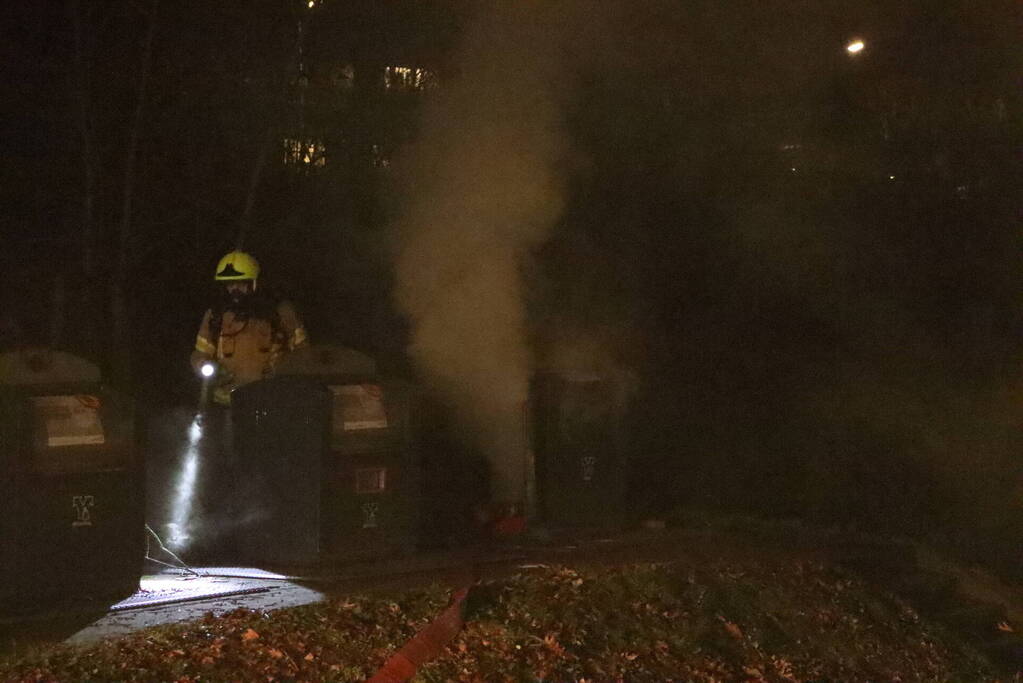 Veel rookontwikkeling bij brand in container