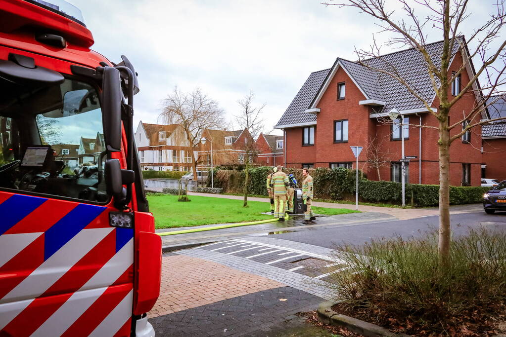 Brand in ondergrondse vuilcontainer