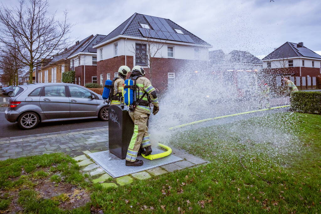 Brand in ondergrondse vuilcontainer