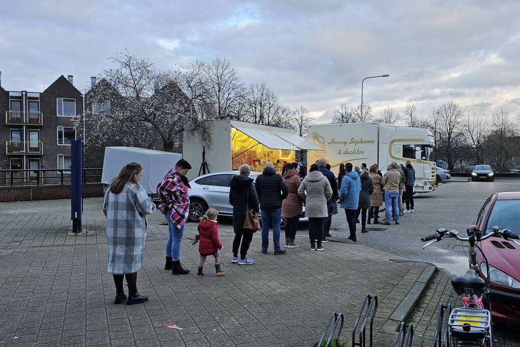 Oliebollen en appelflappen vinden gretig aftrek