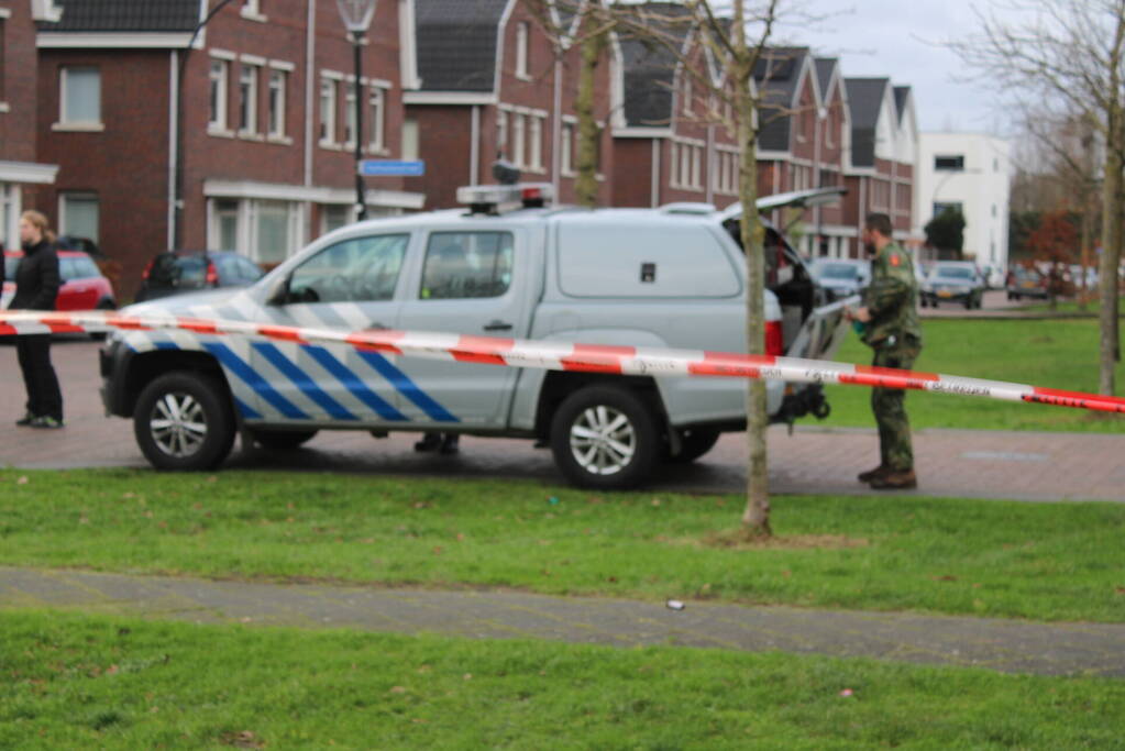 Straat afgezet na aantreffen vuurwerkbom