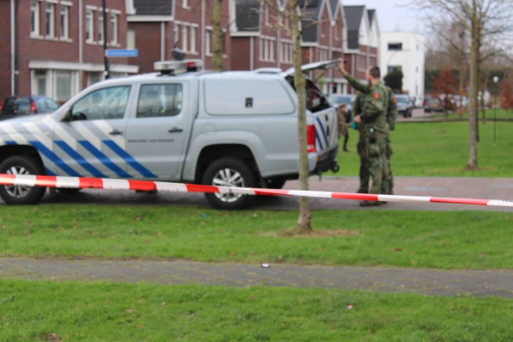 Straat afgezet na aantreffen vuurwerkbom