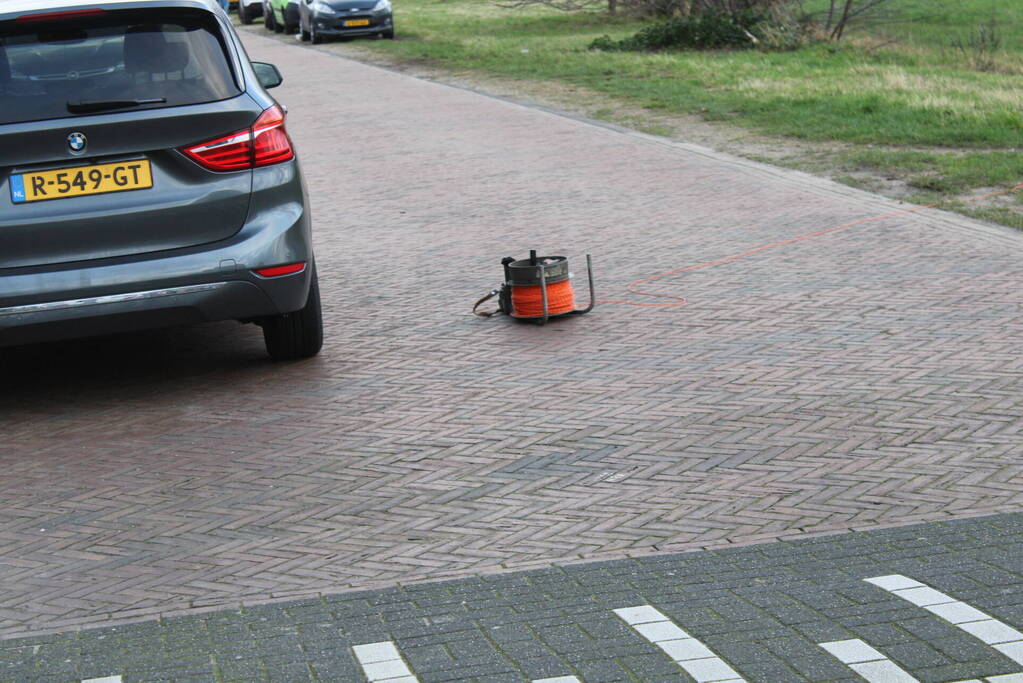 Straat afgezet na aantreffen vuurwerkbom