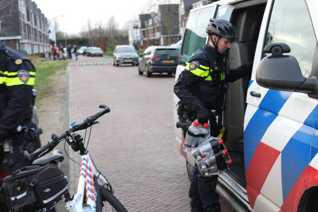 Straat afgezet na aantreffen vuurwerkbom