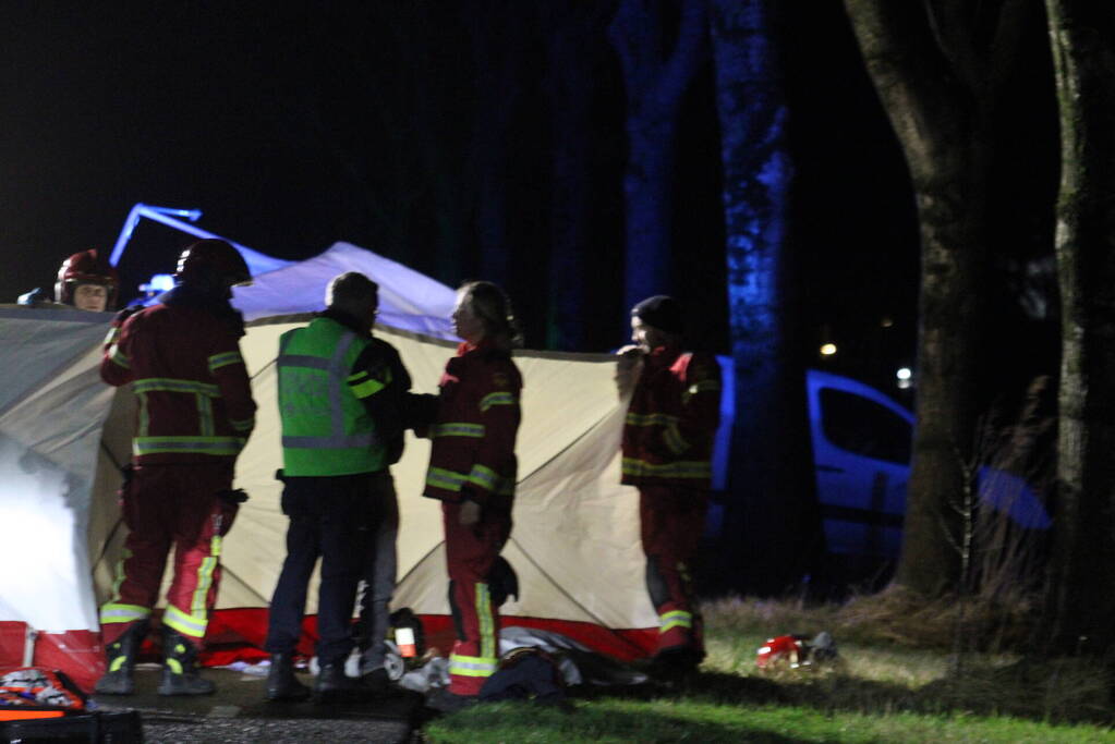 Voetganger overleden en twee zwaargewond bij aanrijding met personenauto