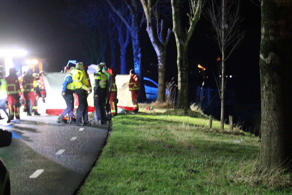 Voetganger overleden en twee zwaargewond bij aanrijding met personenauto