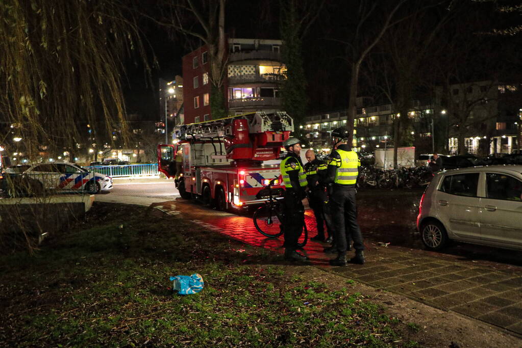 Brandweer ingezet voor vuurkorf op balkon