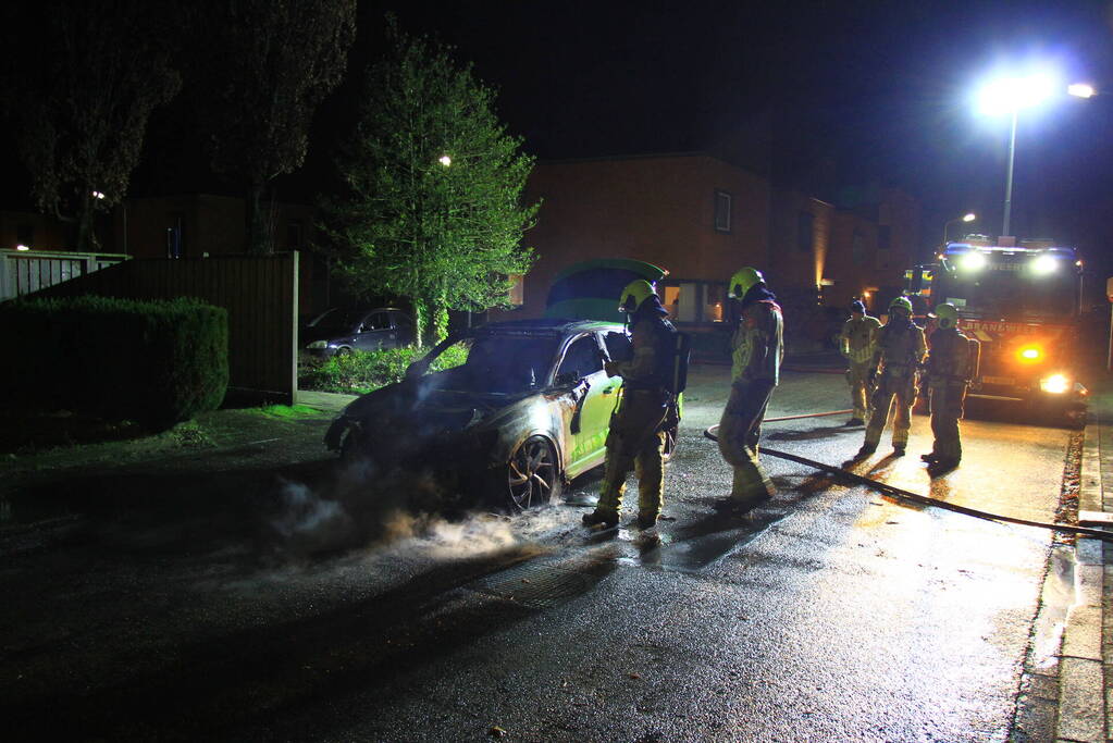 Dure Audi RSQ3 verwoest door brand