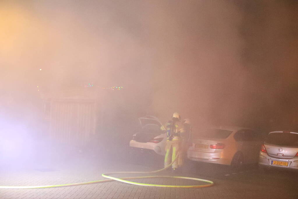 Auto verwoest door brand